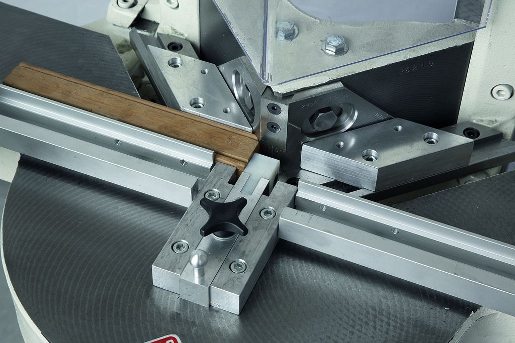 Morso Model NEH kruisroede stans machine